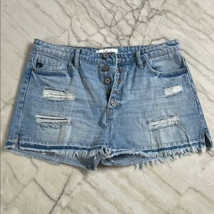 Woman’s Kancan Jean shorts size XL
